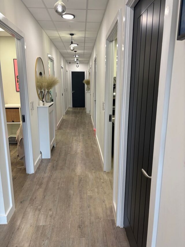 Gold Tanning Salon Corridor